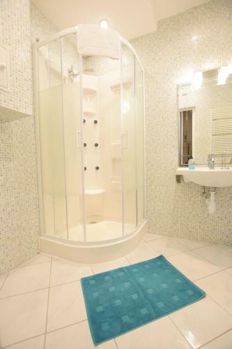 Elegant Apartment Royal Route II