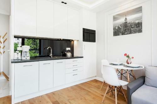 Apartments Warsaw Grzybowska By Renters