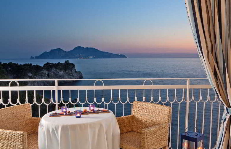 Hotel Delfino (rivera Napolitana)