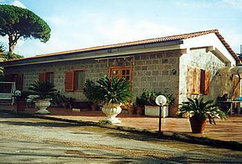 Hotel Mami Camilla(.)