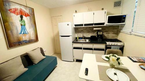 Cute Apartment With Patio And Laundry Pet Friendly