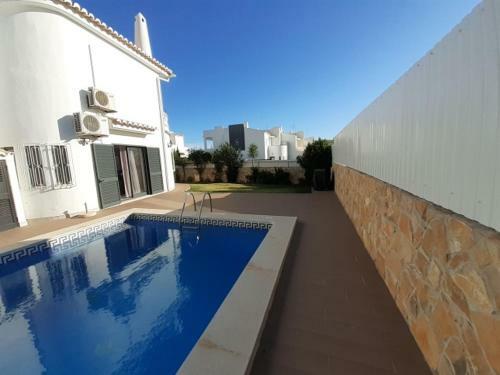 Amazing Modern Francis Villa With Pool