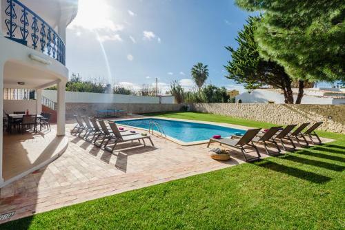 Villa Protea - 5 Bedroom, Beach, Air-con, Wifi