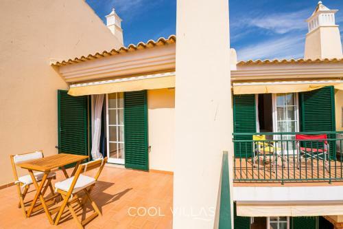 Villa Lorenzo - Walking Distance To Beach