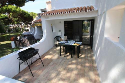 Apartment A�oteias Dalma Pine Tree