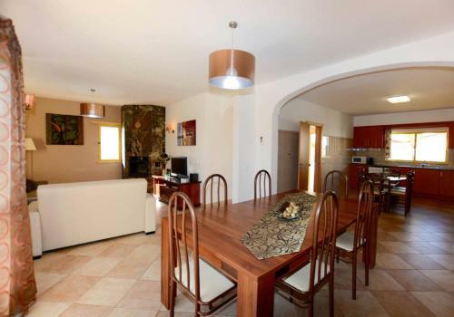 Amazing Villa In Gal� With Pool