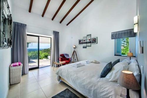 Almancil Villa Sleeps 18 Pool