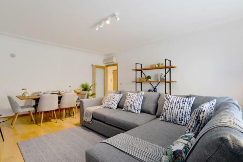 Gorgeous Beach Apartment 6pax - Checkinhome