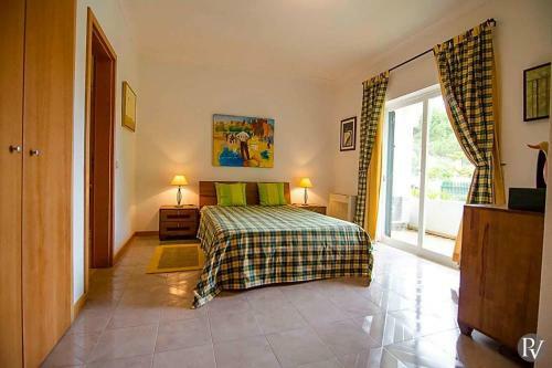 Villa In Cavacos Sleeps 10 With Pool Air Con And Wifi