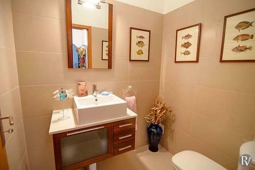 Villa In Cavacos Sleeps 10 With Pool Air Con And Wifi