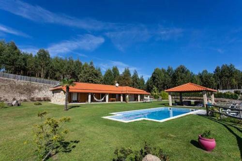 Luxury Spacious Farmhouse With Great Land Viewa