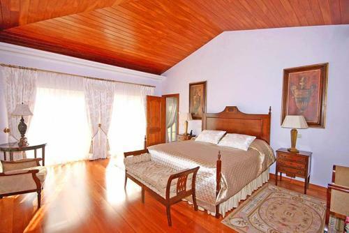 Ferrarias Villa Sleeps 12 Pool Air Con Wifi