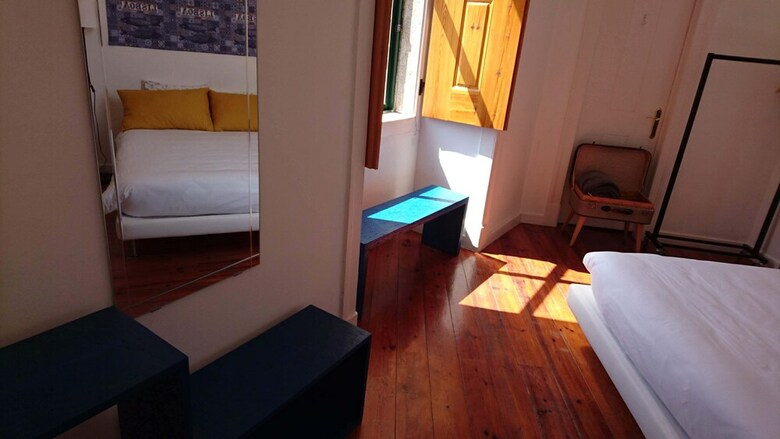 Hostal No Limit Alfama Guesthouse