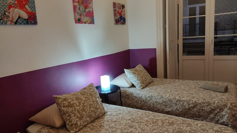 Hostal No Limit Alfama Guesthouse