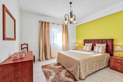 Gale Villa Sleeps 8 Pool Air Con Wifi