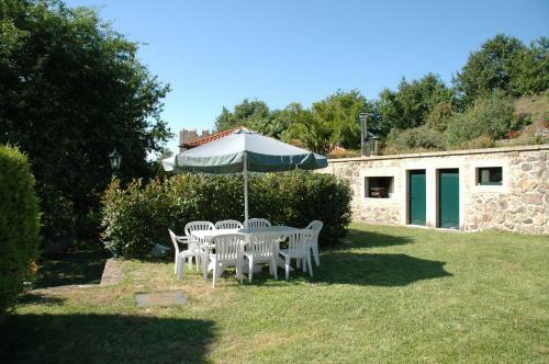 Ponte de Lima Villa Sleeps 17 With Pool And Wifi