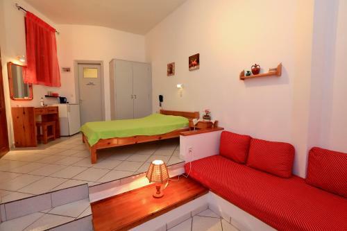 Hostal Froudi Rooms