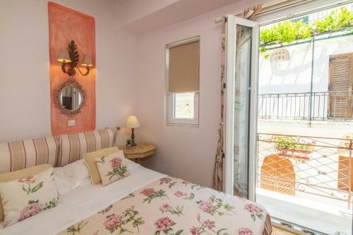 Hostal Madalena's Family