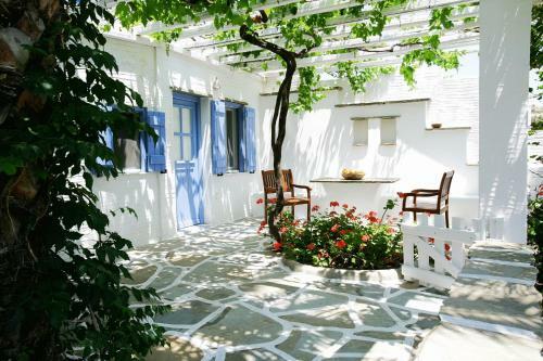 Golden Beach Hotel & Apartments