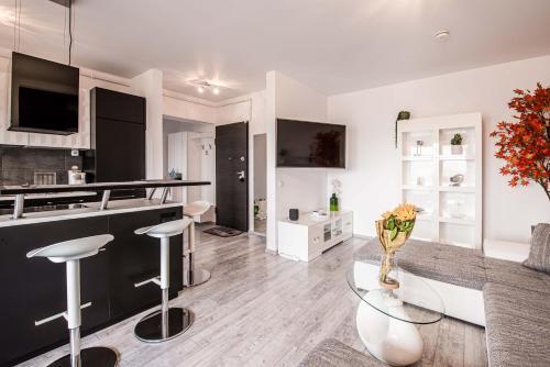 Apartamento 2-room Penthouse Plaza Residence P1