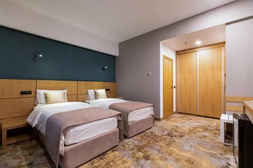 Grand View Hotel & Suites Copou