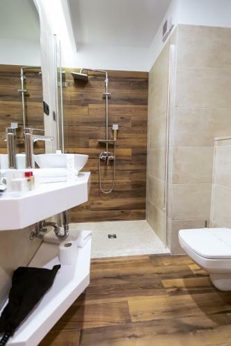 Grand View Hotel & Suites Copou