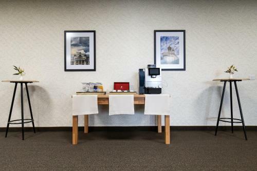 Grand View Hotel & Suites Copou