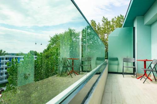 Zip Apartments