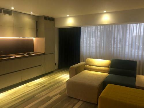 Three-bedroom Luxury Apartment Marina