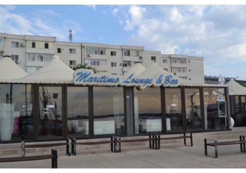 Three-bedroom Luxury Apartment Marina
