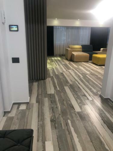 Three-bedroom Luxury Apartment Marina