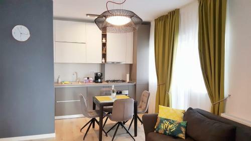 Lovely 2 Bedroom Central Apartment