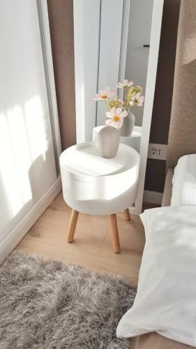 Lovely 2 Bedroom Central Apartment