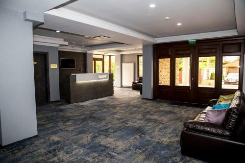 Hotel Yarus Plus