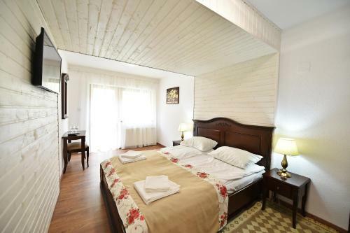 Hostal Pensiunea Castania