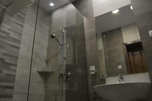 Hostal Cazare 77