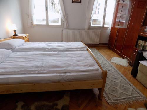 Posada Cserekert, Alszegi Porta