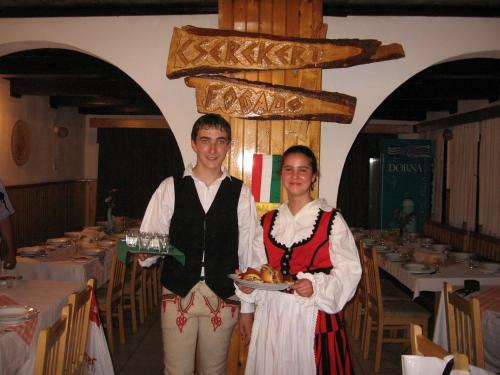 Posada Cserekert, Alszegi Porta