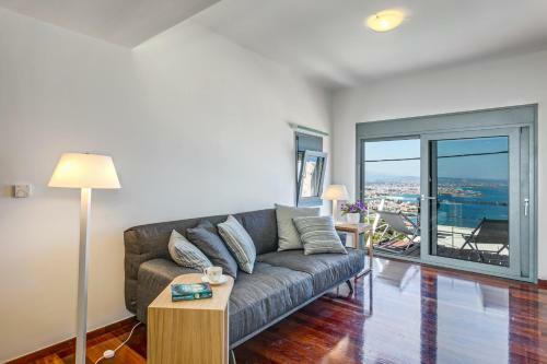 Villa Unlimited Blue