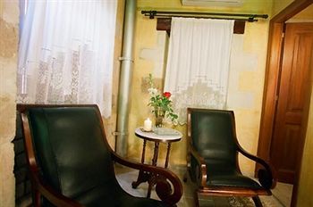Hostal Ifigenia Luxury Suites