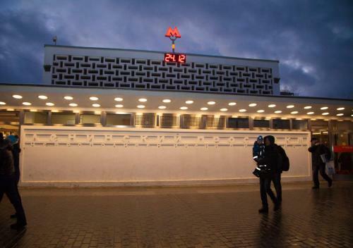 999 Gold Hotel