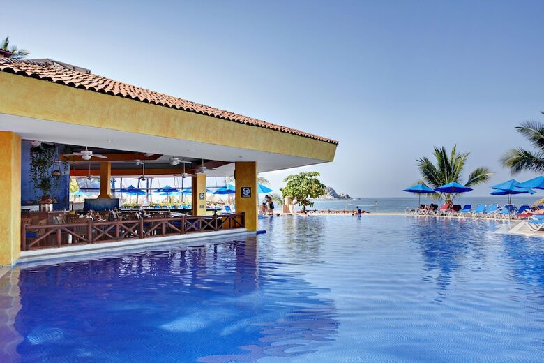 Hotel Barcel� Ixtapa