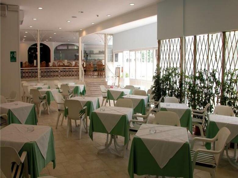 Hotel Carlton International