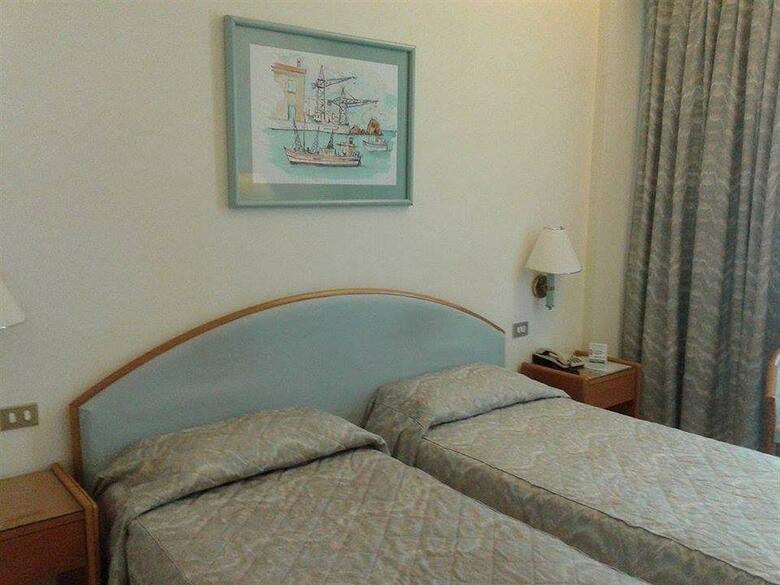 Hotel Carlton International