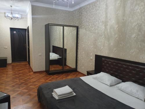 Hotel ?????