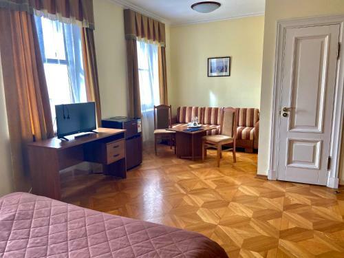 Usadba Derzhavina Hotel