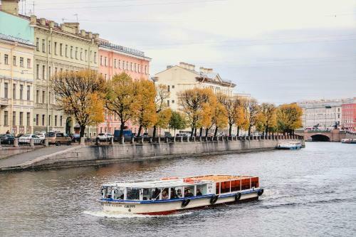 Anichkov Apartments