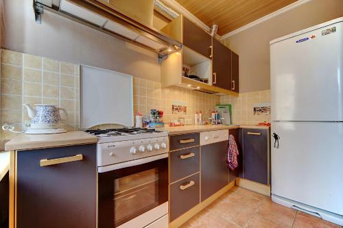 Apartment Longo On Furshtatskaya