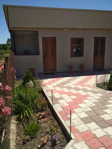 Hostal House On Sennoi