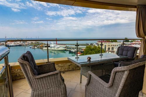 See View Apartment With A Big Terrace